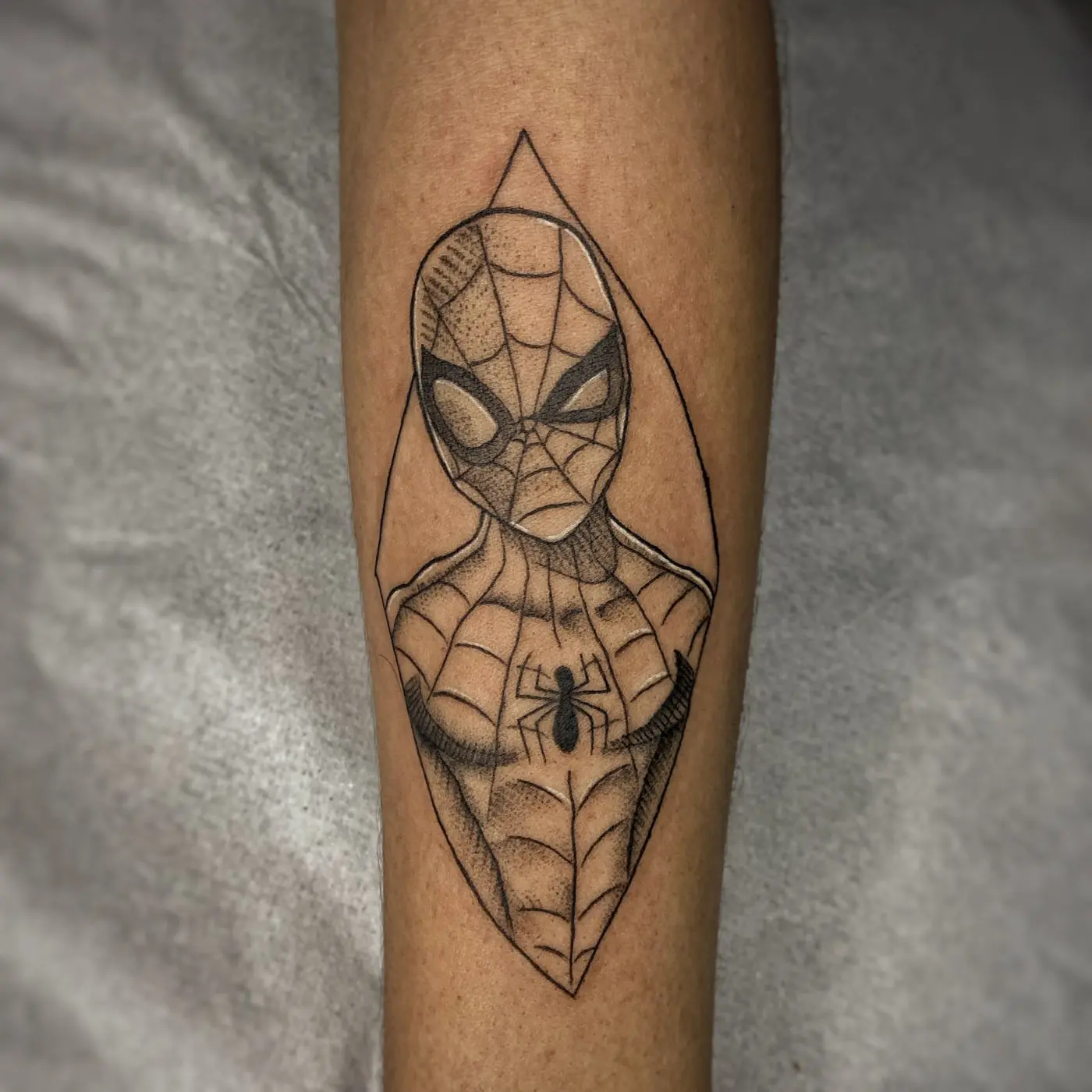 Tatuagem realizada por Sant